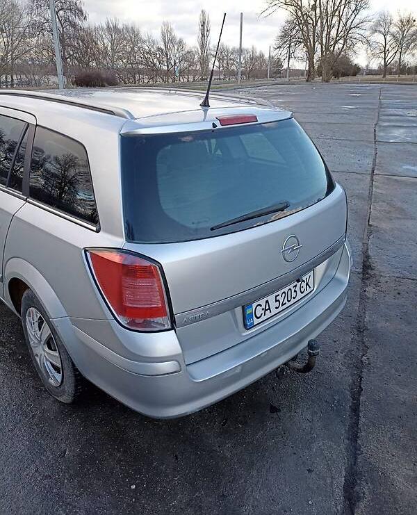 Opel Astra H L35 2005
