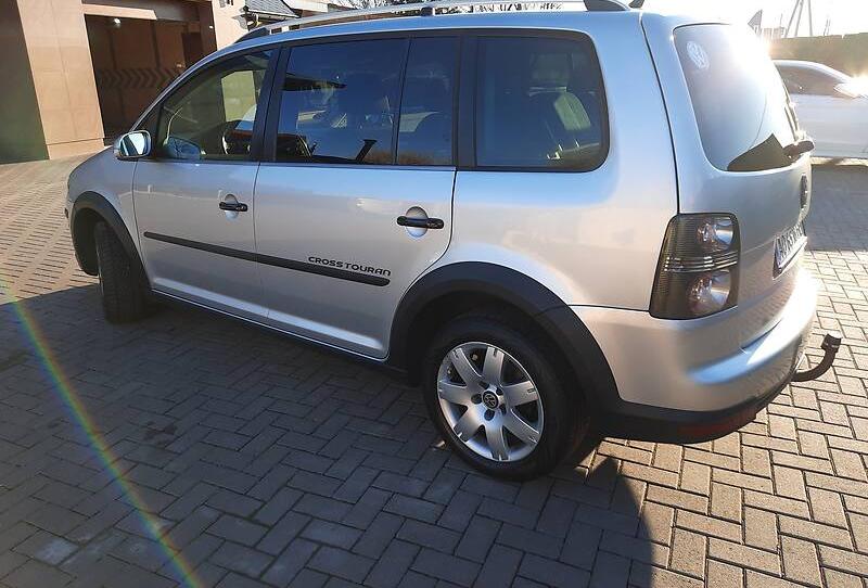 Volkswagen Touran CROSS TOURAN 2008