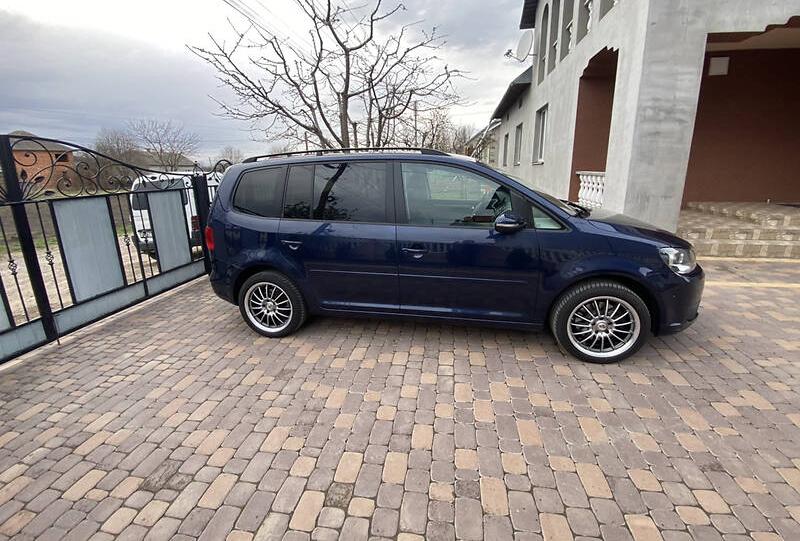 Volkswagen Touran 2011