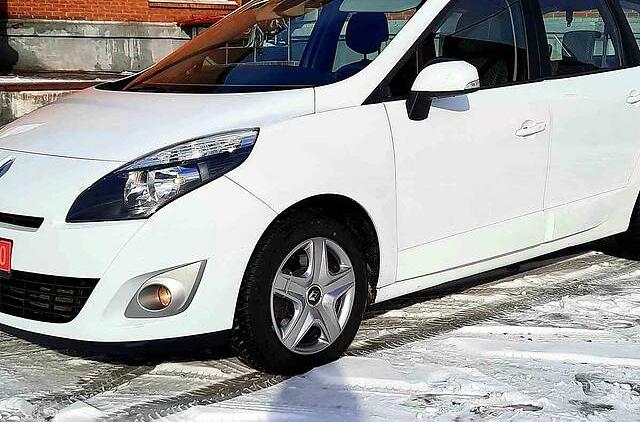 Renault Grand Scenic Maxi 2011