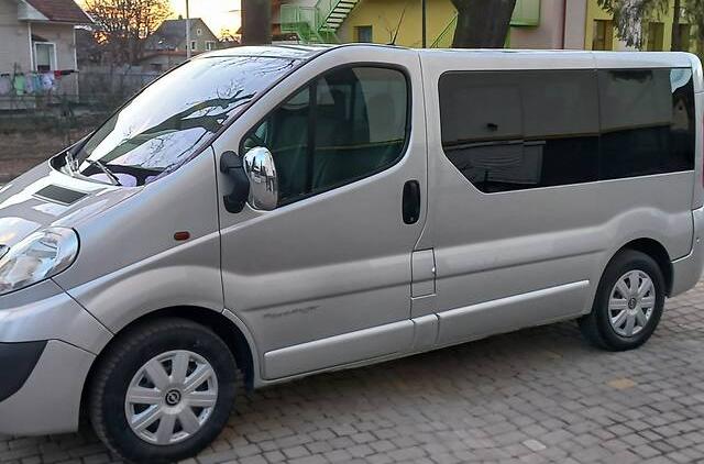 Opel Vivaro пасс. 2014