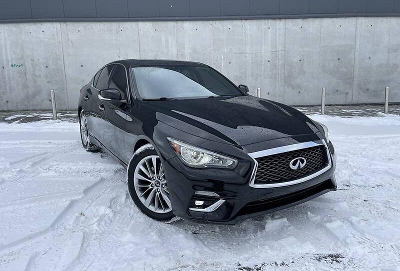 Infiniti Q50 Luxe 2017