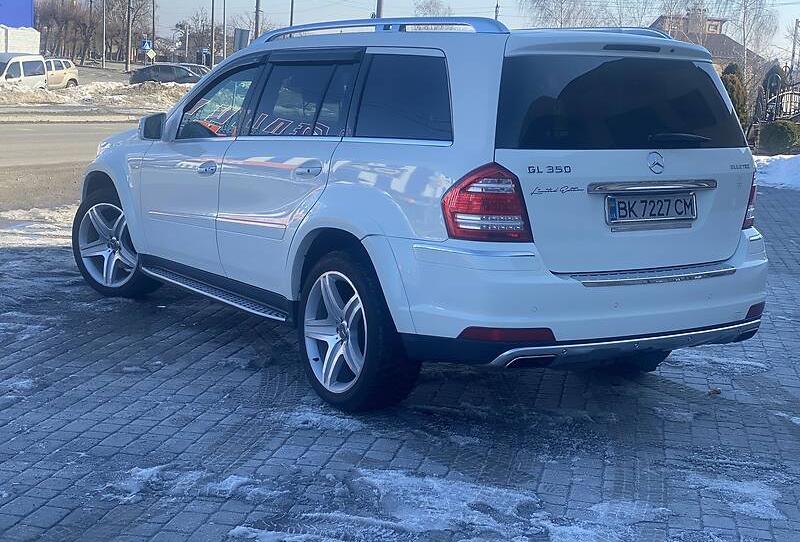 Mercedes-Benz GL 350 2011