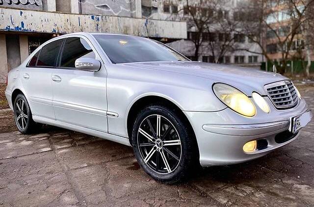 Mercedes-Benz E 200 2004