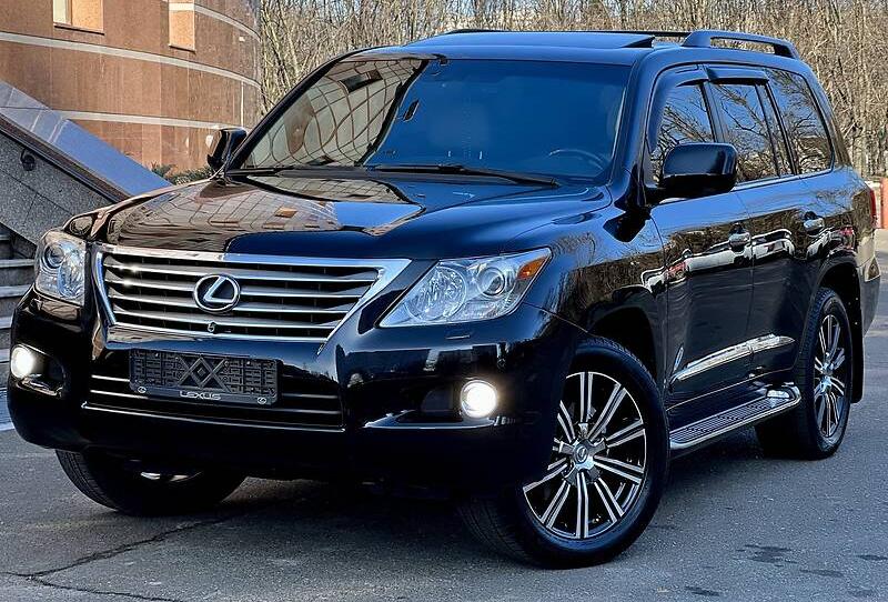 Lexus LX 570 I N D I V I D U A L 2011