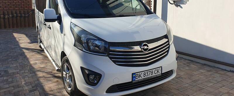 Opel Vivaro пасс. 2015