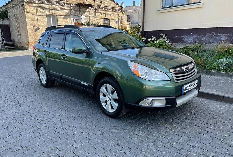 Subaru Outback   2012