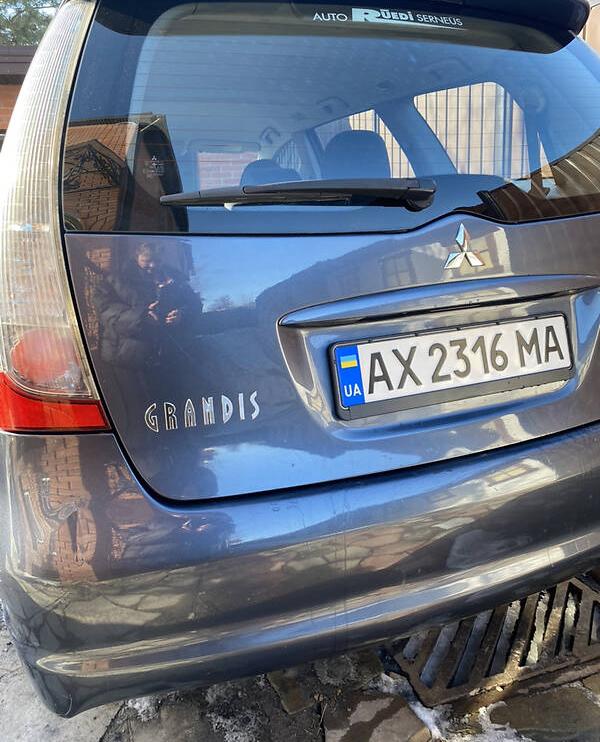Mitsubishi Grandis 2007
