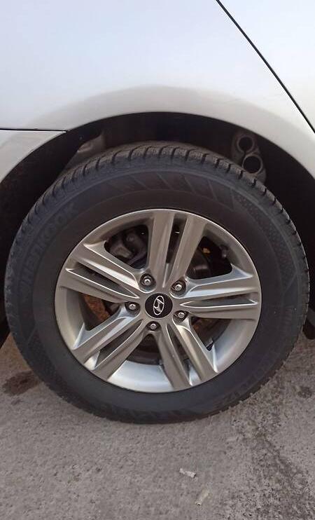 Hyundai Sonata 2013