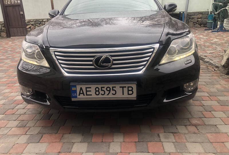 Lexus LS 460 awd  2011