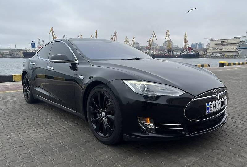 Tesla Model S 85 2014