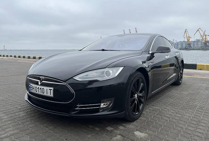 Tesla Model S 85 2014