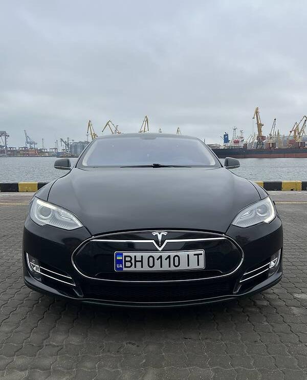 Tesla Model S 85 2014