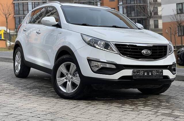 Kia Sportage AWD MID  2013