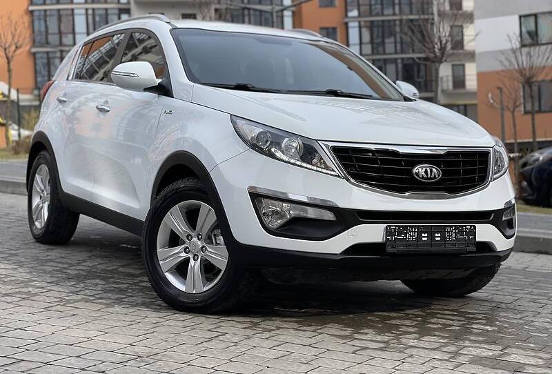 Kia Sportage AWD MID  2013