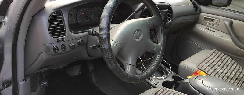 Toyota Sequoia 2002