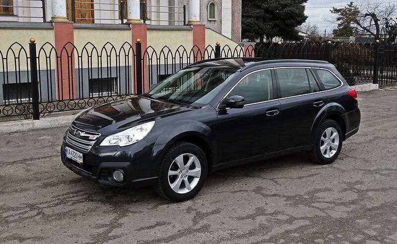 Subaru Outback LE AWD 2013