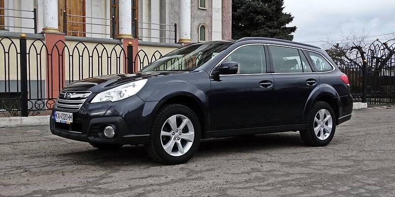 Subaru Outback LE AWD 2013