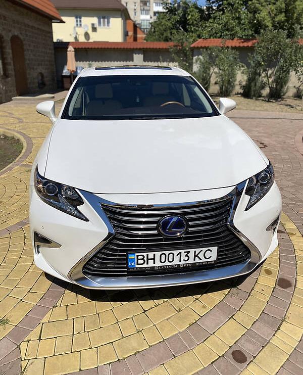 Lexus ES 300h 2016