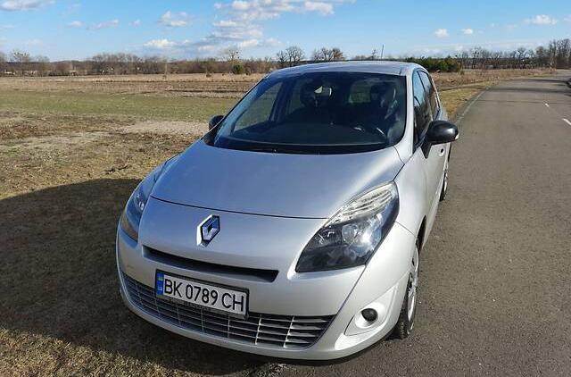 Renault Megane Scenic Grand BOSE 2011