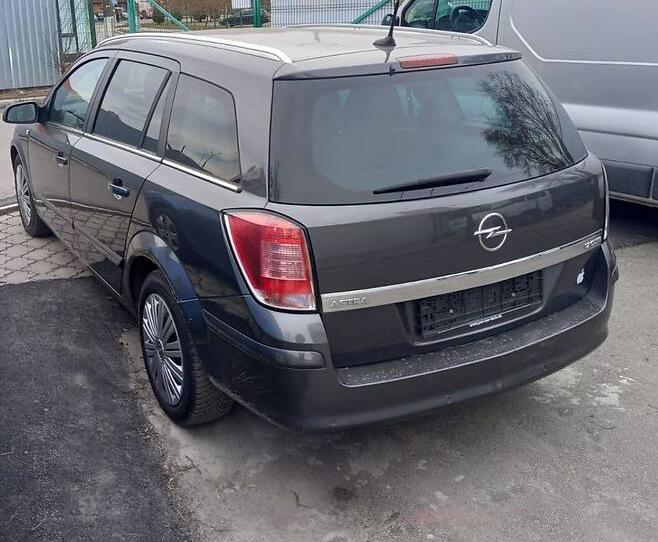 Opel Astra H 1.7 81 KW 2011