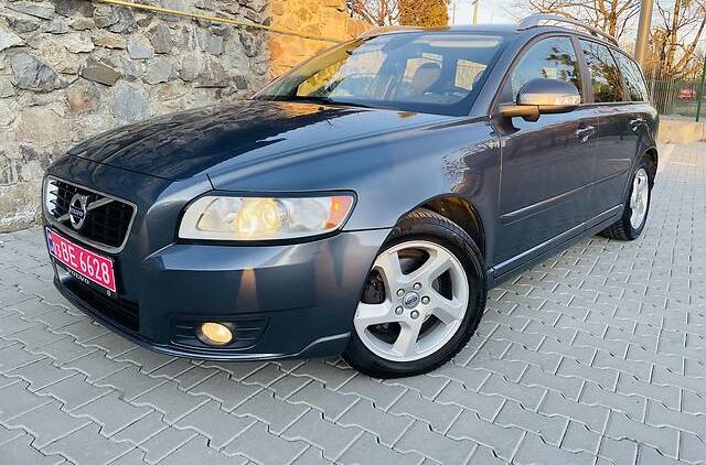 Volvo V50 MOMENTUM INDIVIDUAL 2012