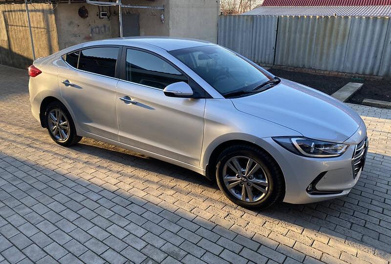 Hyundai Elantra 2018