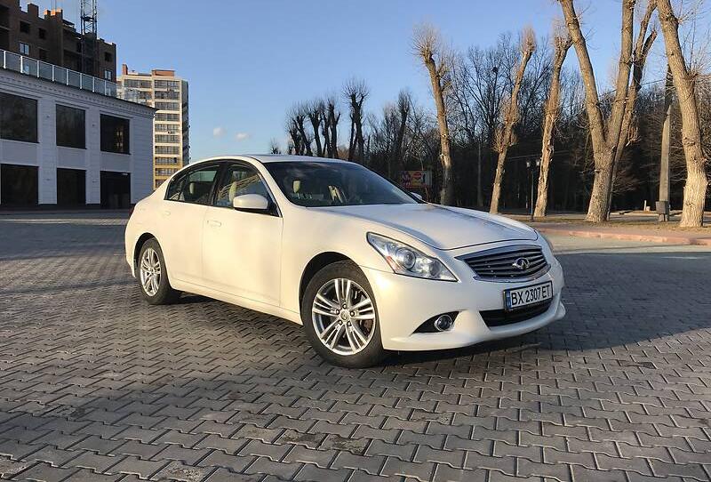 Infiniti G25 2011