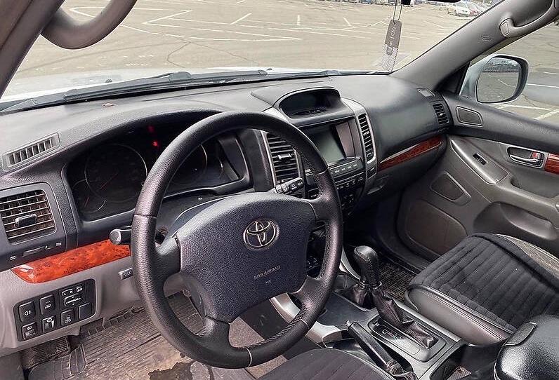 Toyota Land Cruiser Prado 120 2004