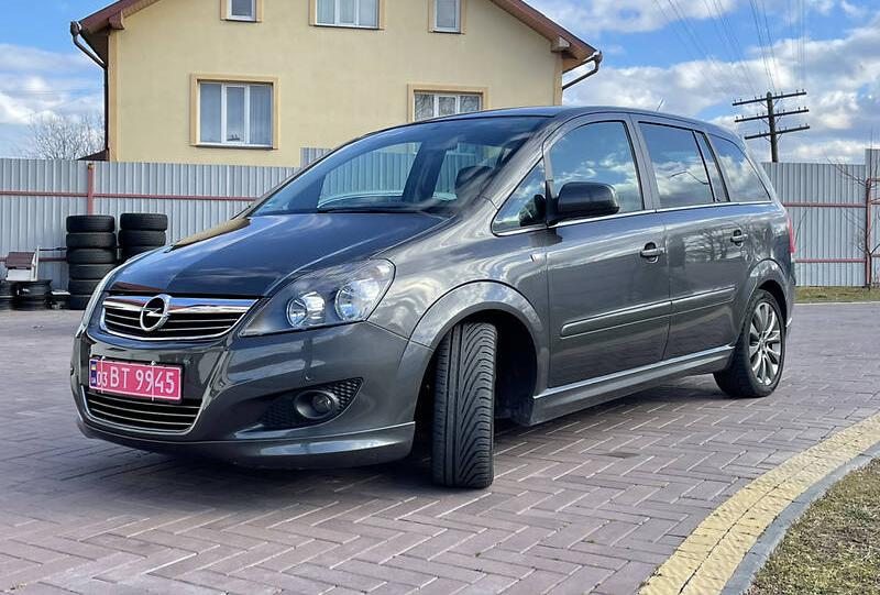 Opel Zafira 2011