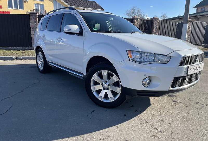Mitsubishi Outlander XL Max 2012