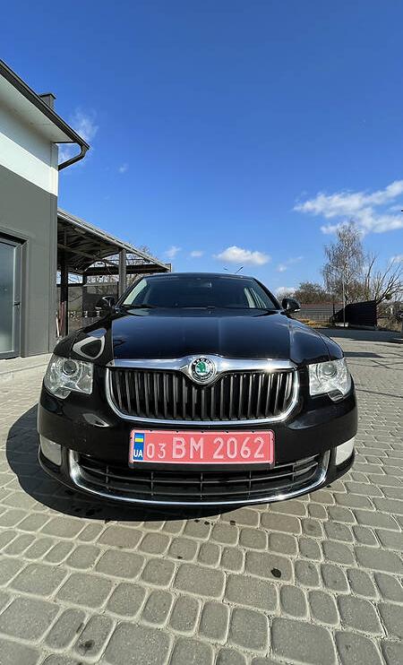 Skoda Superb 2011