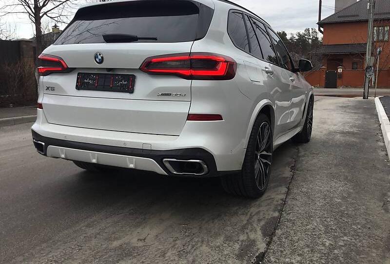 BMW X5 PNEVMAINDIVIDUAL  2019