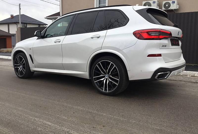 BMW X5 PNEVMAINDIVIDUAL  2019