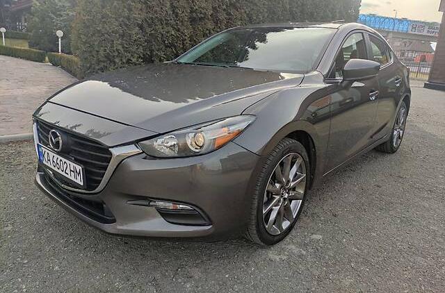 Mazda 3 TOURING  2018