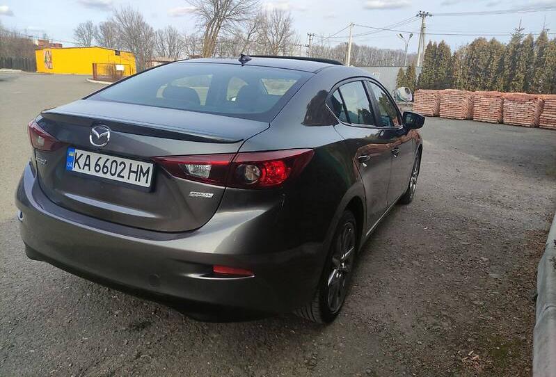 Mazda 3 TOURING  2018