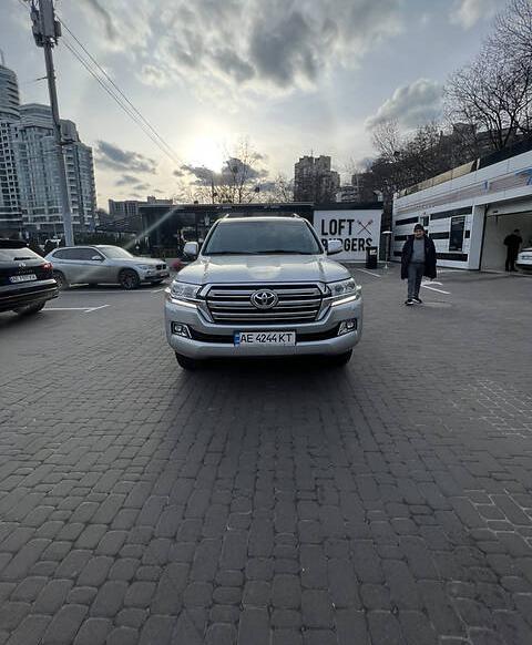 Toyota Land Cruiser 200 2020