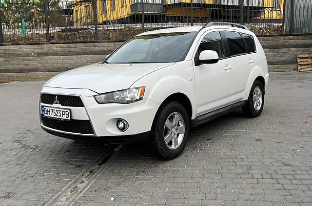 Mitsubishi Outlander XL 2010