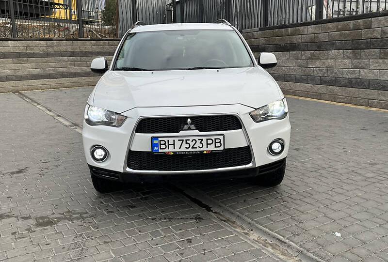 Mitsubishi Outlander XL 2010
