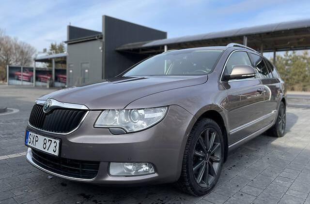 Skoda Superb 4WD 2011
