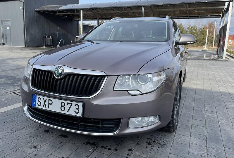 Skoda Superb 4WD 2011