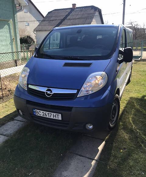 Opel Vivaro пасс. 2013