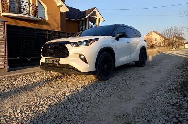 Toyota Highlander Black Edition  2021