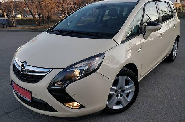Opel Zafira 2015