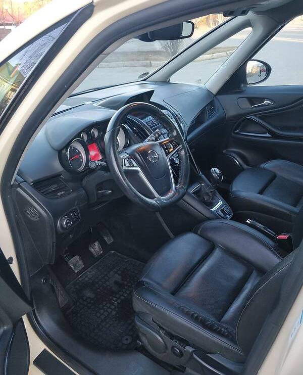 Opel Zafira 2015