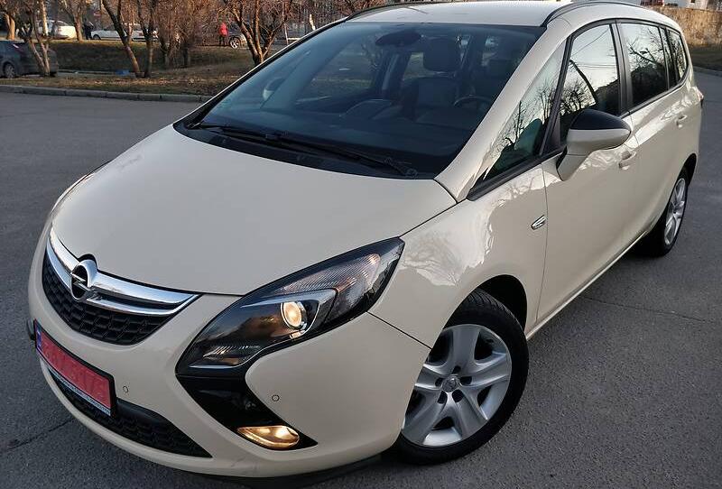 Opel Zafira 2015