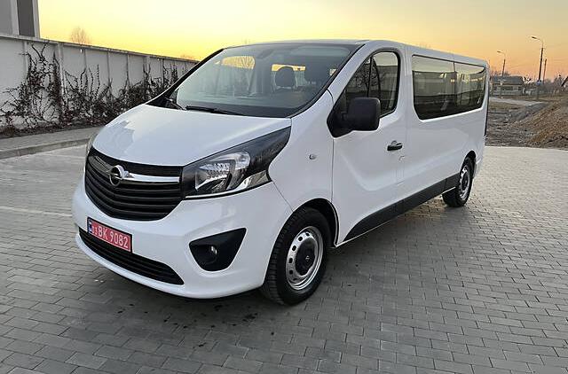 Opel Vivaro пасс. 2016
