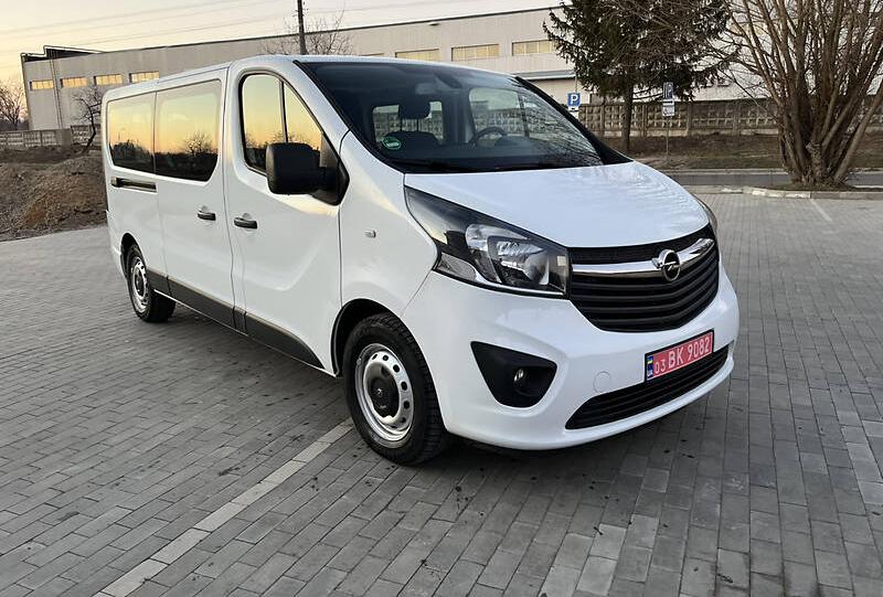 Opel Vivaro пасс. 2016