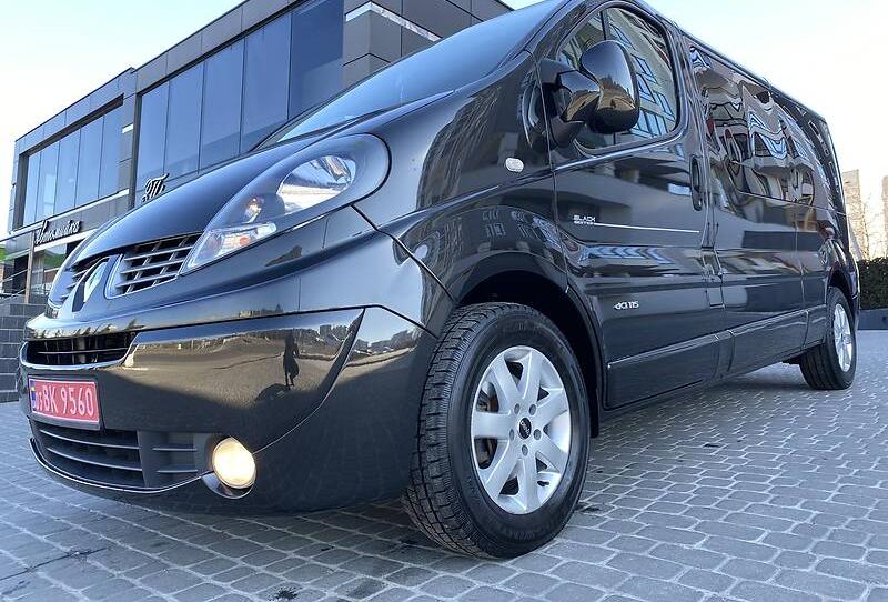 Renault Trafic пасс. LONG BLACK EDITION  2013