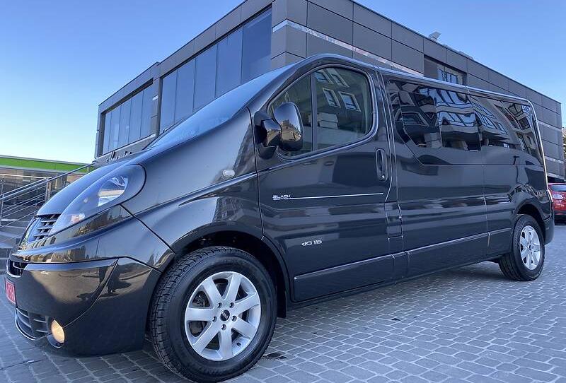 Renault Trafic пасс. LONG BLACK EDITION  2013